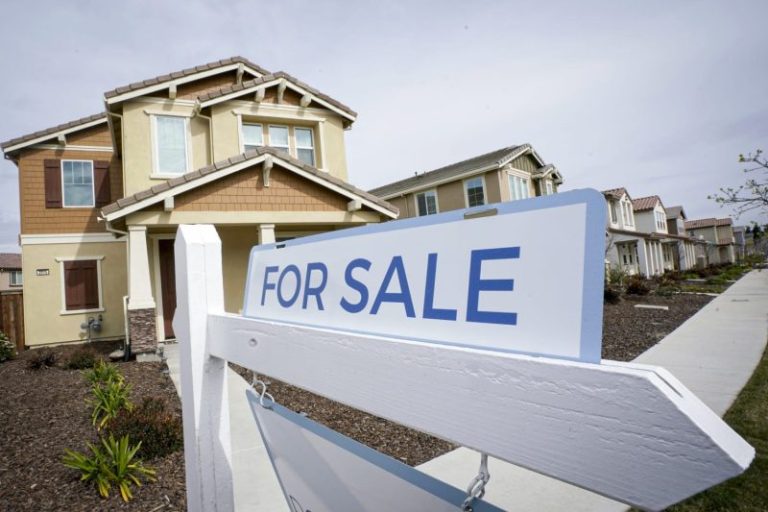 Weekly mortgage refinance demand rose 5% after a slight dip in mortgage rates