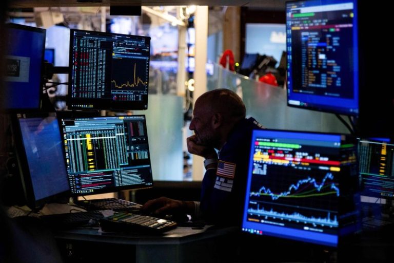 Dow closes nearly 500 points lower Thursday as investors’ recession fears awaken