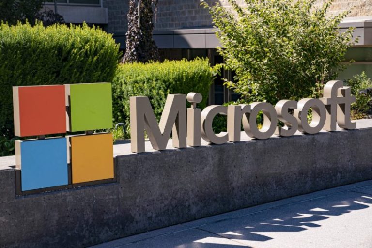 Microsoft fires back at Delta after massive outage, says airline declined ‘repeated’ offers for help