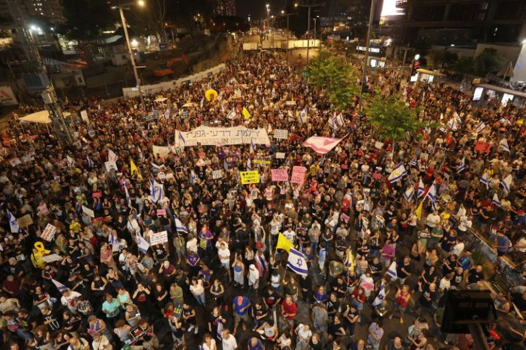 Anti-Netanyahu protests erupt in Israel over delayed hostage deal