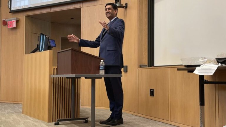 Dem rising star eyes Vance as key long-term threat: ‘Needs to be defeated’