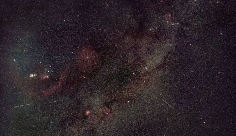 Celestial Fireworks Over Georgia Capture the Ghost of Halley’s Comet