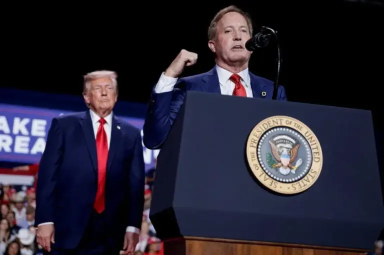 Late Cash Infusion Sparks Fears Over GOP Midterm Strategy